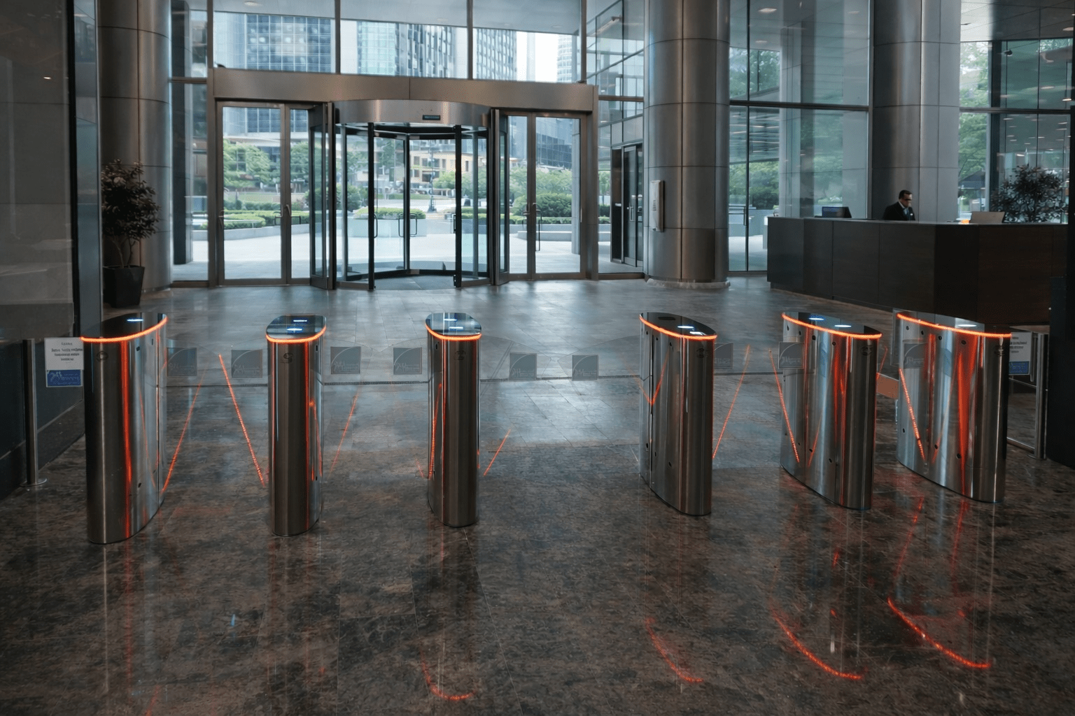 Holding girişine hızlı geçiş turnikesi kurulumu